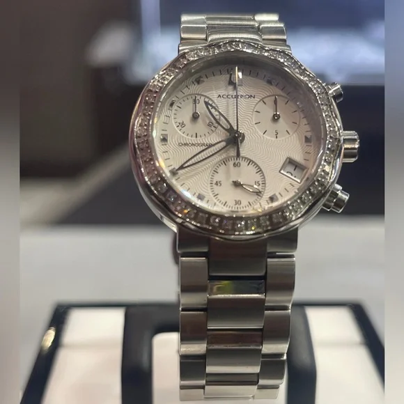 Accutron bulova silver with diamonds. Silver band - Picture 3 of 7